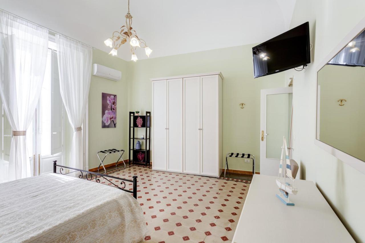 With Terrace- Casa Mariella Apartment *